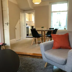 Holiday home Radford Place - - Patio & Garden - - Chiefs - Uni -wifi